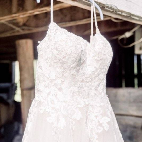 Elegance by Roya Wedding Dress $1500 - Picture 1 of 14
